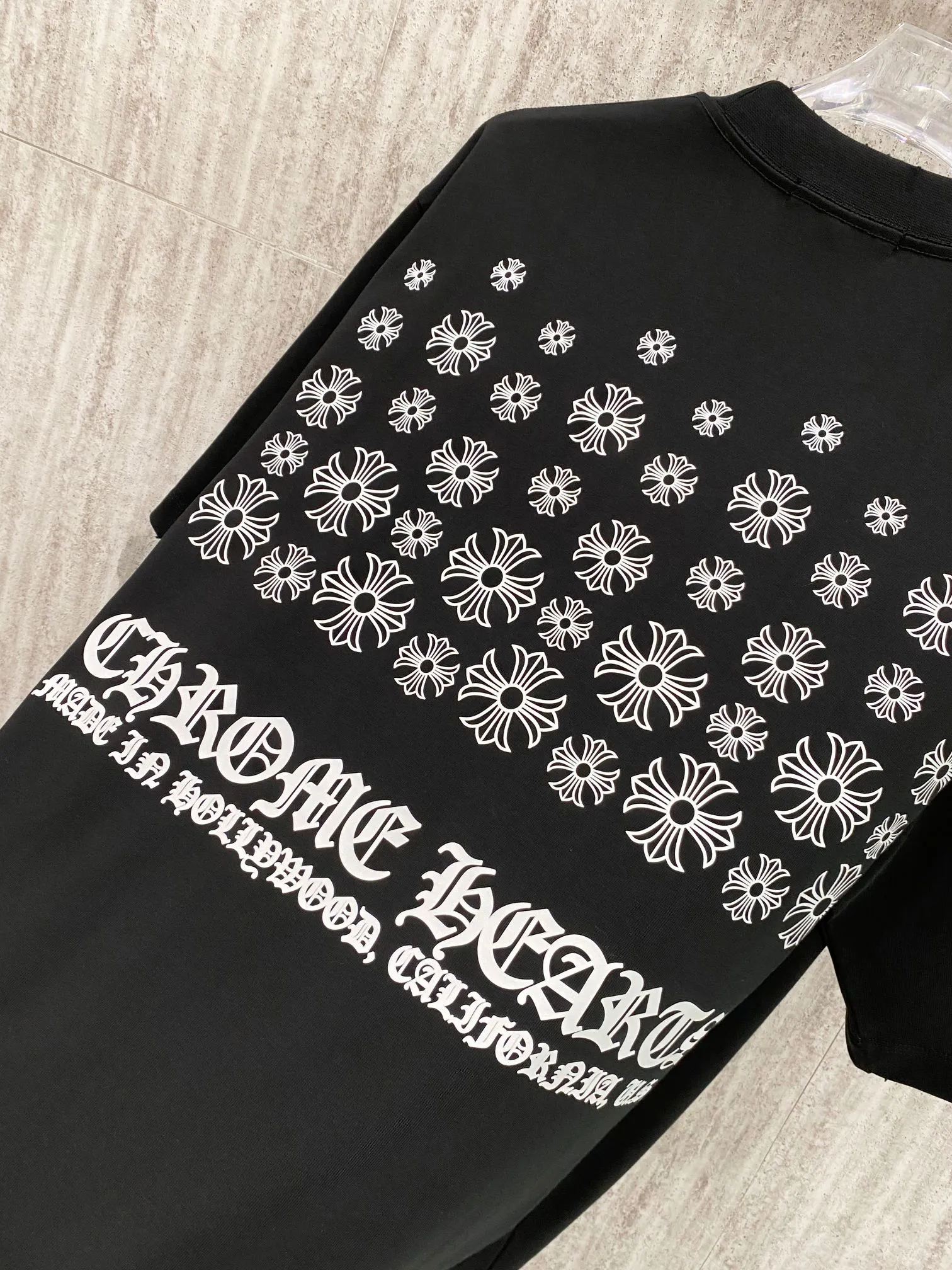 2026ss ， logo 32 𝐂𝐎𝐋𝐎𝐔𝐑：White Black 𝐒𝐈𝐙𝐄：S m L XL 110